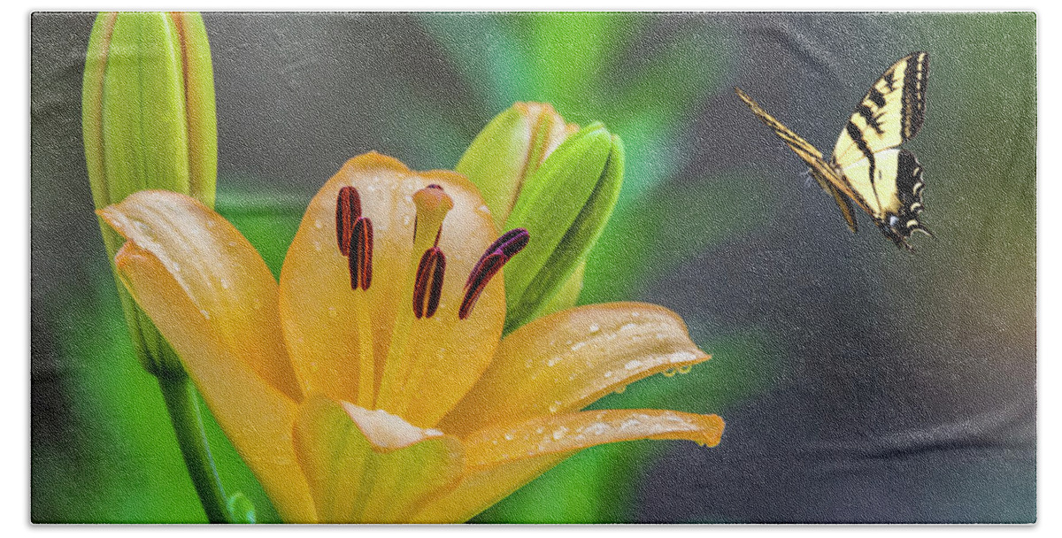 Greeting Card Bath Towel featuring the photograph Lily Drops 2 by Cathy Kovarik