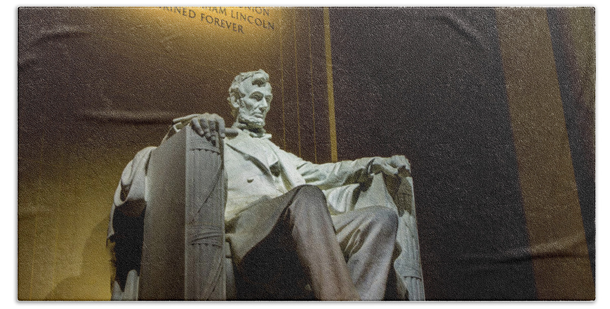 President Hand Towel featuring the photograph Lincoln Memorial by Ed Clark