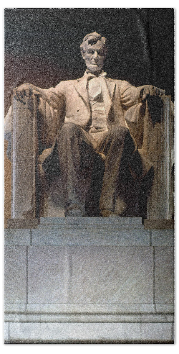 19th Century Bath Towel featuring the photograph Lincoln Memorial: Statue by Granger