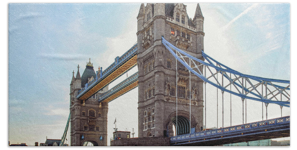 Europe Bath Towel featuring the photograph London - The majestic Tower bridge by Hannes Cmarits
