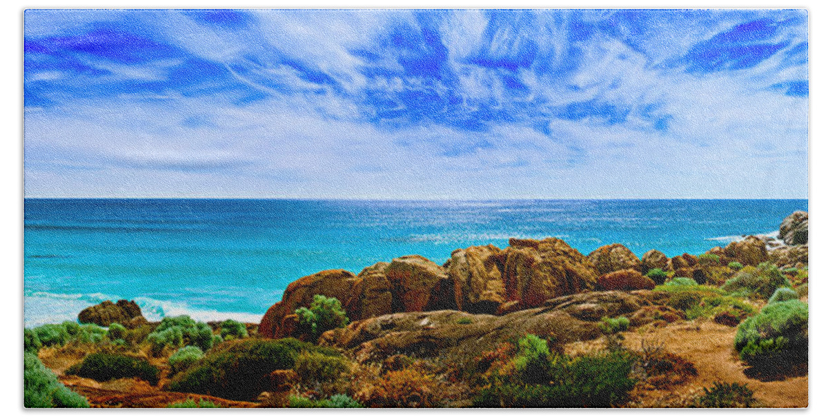 Smiths Beach Hand Towel featuring the photograph Look To The Horizon by Az Jackson