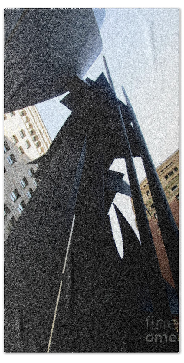 New York Bath Towel featuring the photograph Louise Nevelson Plaza 1 by Randall Weidner