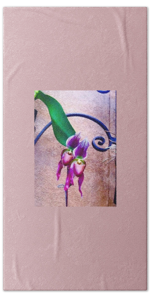 Orchids Bath Towel featuring the photograph Lovers in time by Dottie Visker