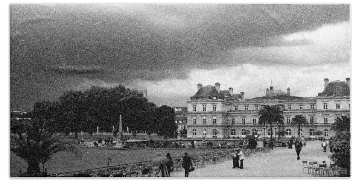 Paris Hand Towel featuring the photograph Luxembourg Gardens 2bw by Andrew Fare