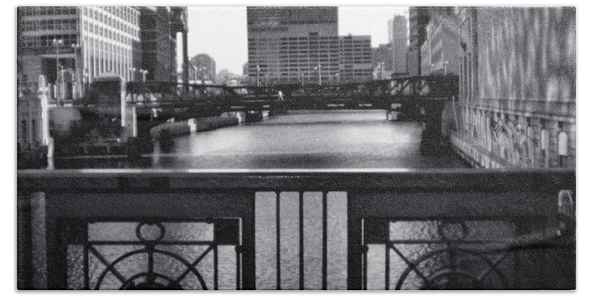 Madison Street Bridge Bath Towel featuring the photograph Madison Street Bridge - 3 by Ely Arsha