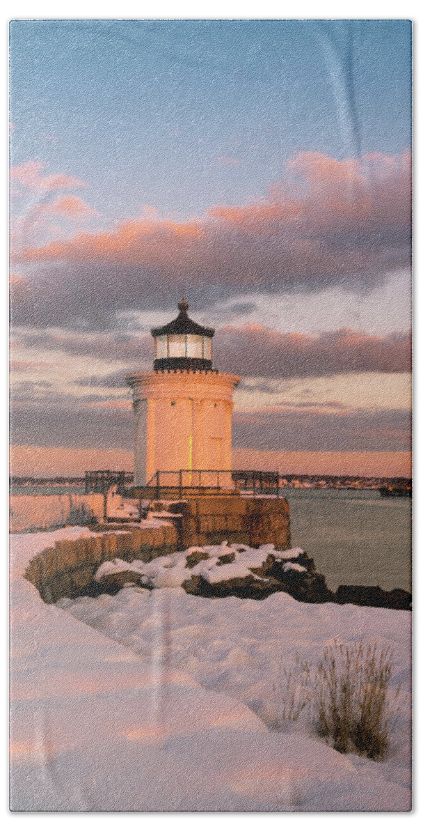 Maine Bath Towel featuring the photograph Maine Bug Light Lighthouse Snow at Sunset by Ranjay Mitra
