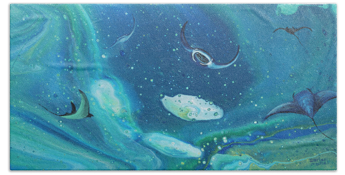 Ray Bath Towel featuring the painting Manta Ray Ohana by Darice Machel McGuire