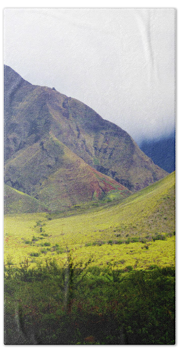 Fine Art Photography Bath Sheet featuring the photograph Maui Mountains by Patricia Griffin Brett