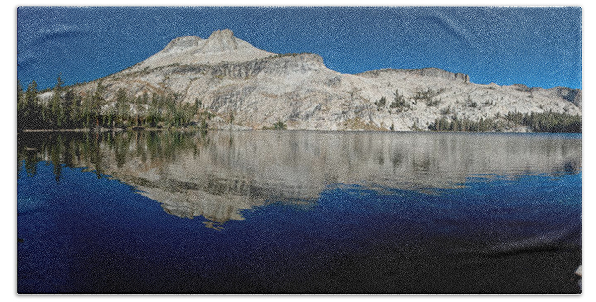 Sierra Nevada Bath Towel featuring the photograph May Lake Panorama by Greg Nyquist