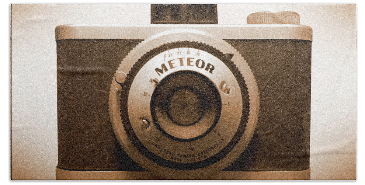 Vintage Meteor Camera Bath Towel featuring the photograph Meteor Film Camera by Mike McGlothlen