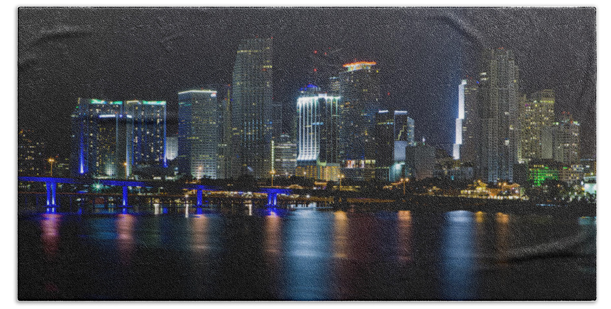 Architecture Bath Towel featuring the photograph Miami Downtown Skyline by Raul Rodriguez
