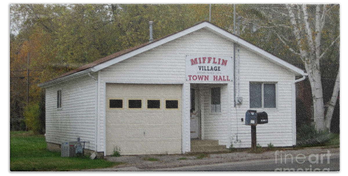 Photography Bath Towel featuring the photograph Mifflin Town Hall by Kathie Chicoine