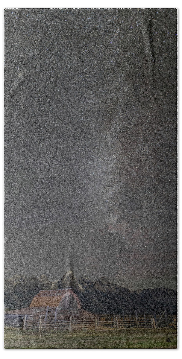 Grand Tetons Hand Towel featuring the photograph Milkyway Over the John Moulton Barn by Roman Kurywczak