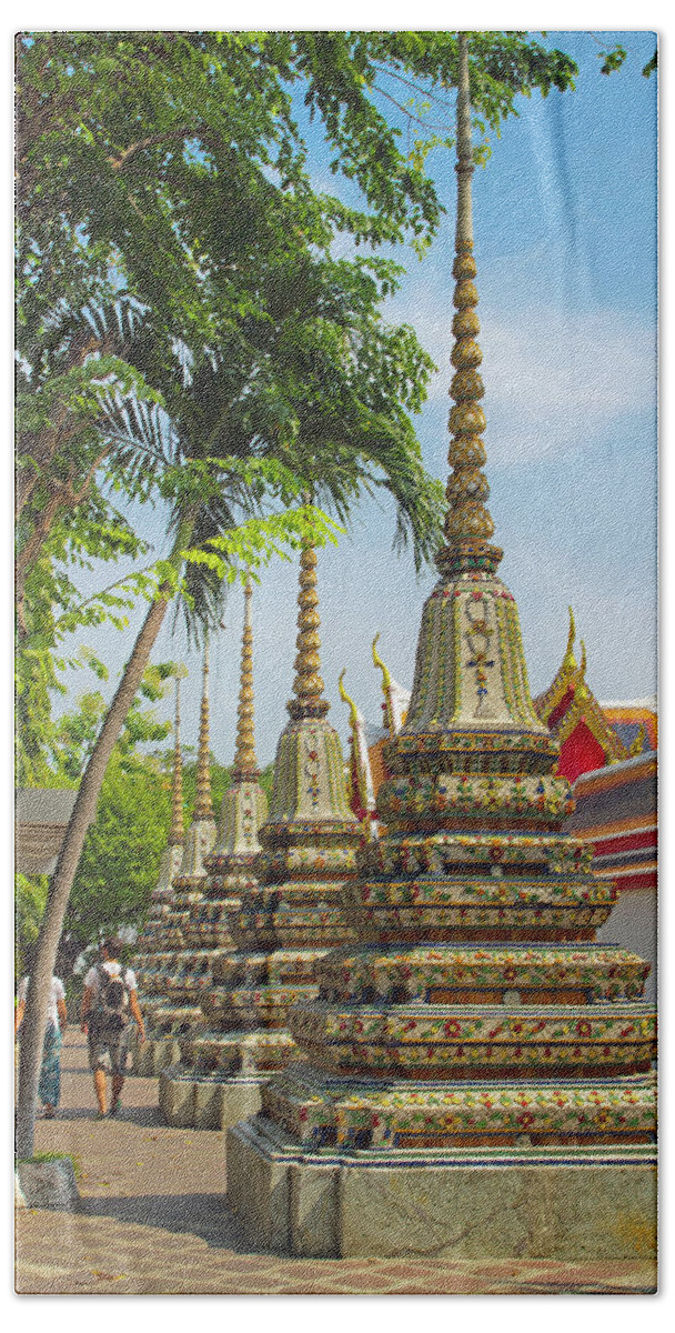 Chedi Bath Towel featuring the photograph Minor Chedi at Wat Pho by David Freuthal