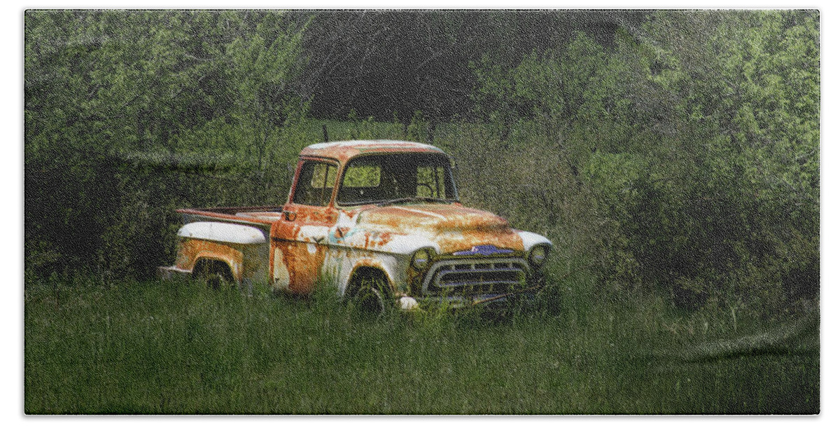 Old Car Bath Towel featuring the photograph Missing in action by Micah Offman