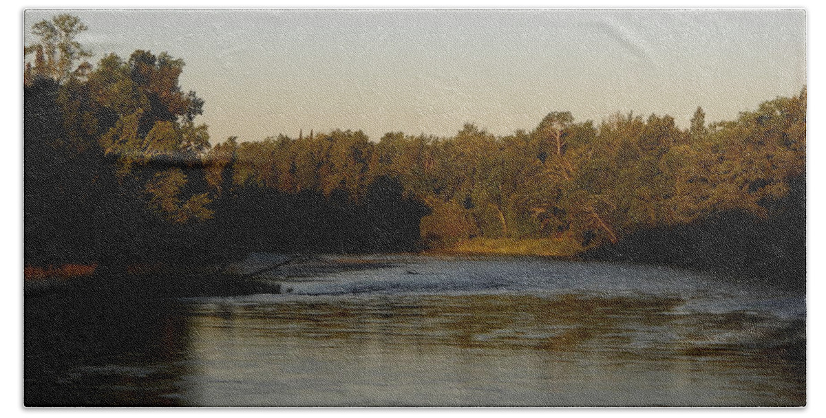 River Hand Towel featuring the photograph Mississippi River Morning Glow by Kent Lorentzen