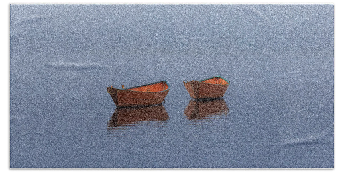 Boat Bath Towel featuring the photograph Misty Morning by Rob Davies