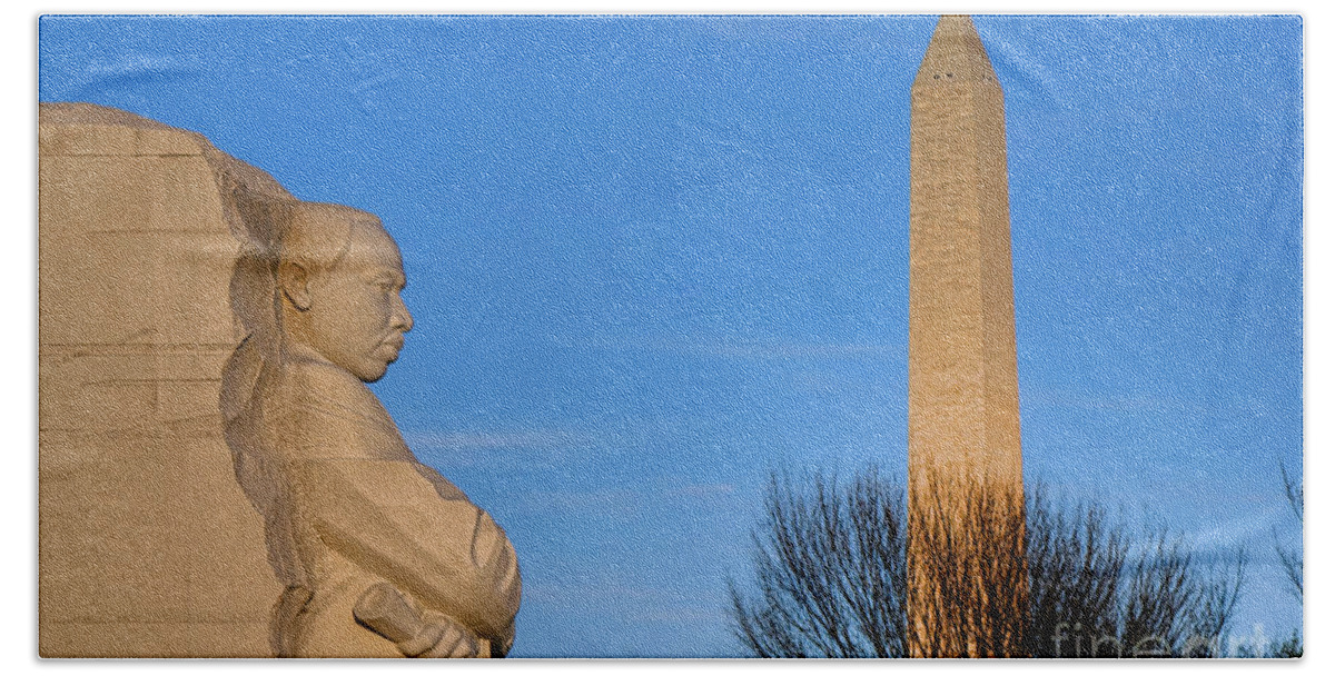 Washington Bath Towel featuring the photograph MLK and Washington Monuments by Olivier Le Queinec