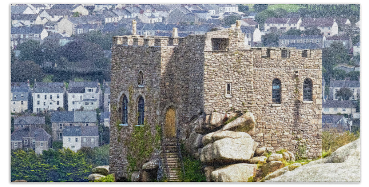 Carn Brea Bath Towel featuring the photograph Modern Neighbours by Terri Waters