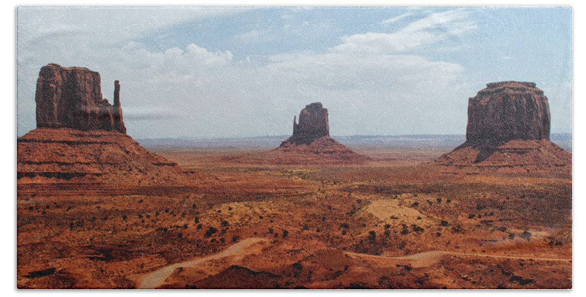 Nature Bath Towel featuring the photograph Monument Valley - The Mittens by Tricia Marchlik