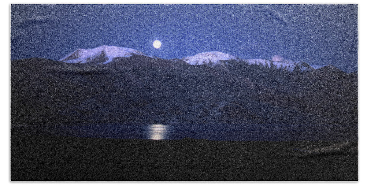 Moon Hand Towel featuring the photograph Moonlight Sonata by Patrick Klauss