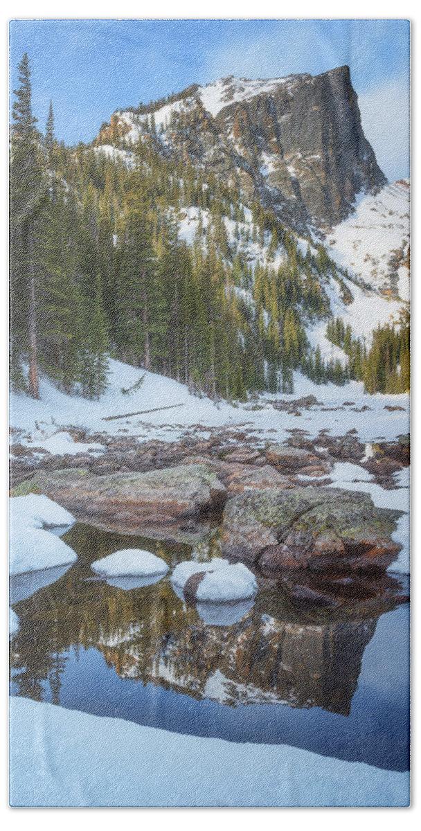 Rocky Mountain National Park Hand Towel featuring the photograph Morning Dreams by Darren White