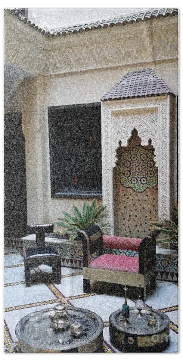 Interior Bath Towel featuring the photograph Moroccan courtyard by Jarek Filipowicz