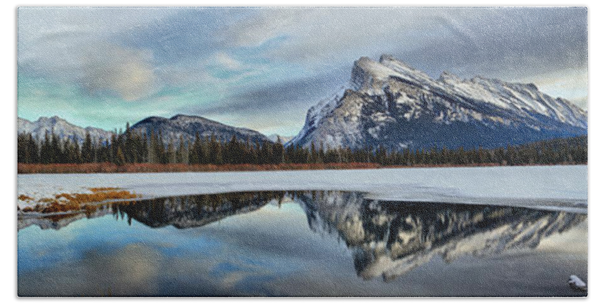 Mt Rundle Bath Towel featuring the photograph Mt Rundle Reflection Panorama by Adam Jewell