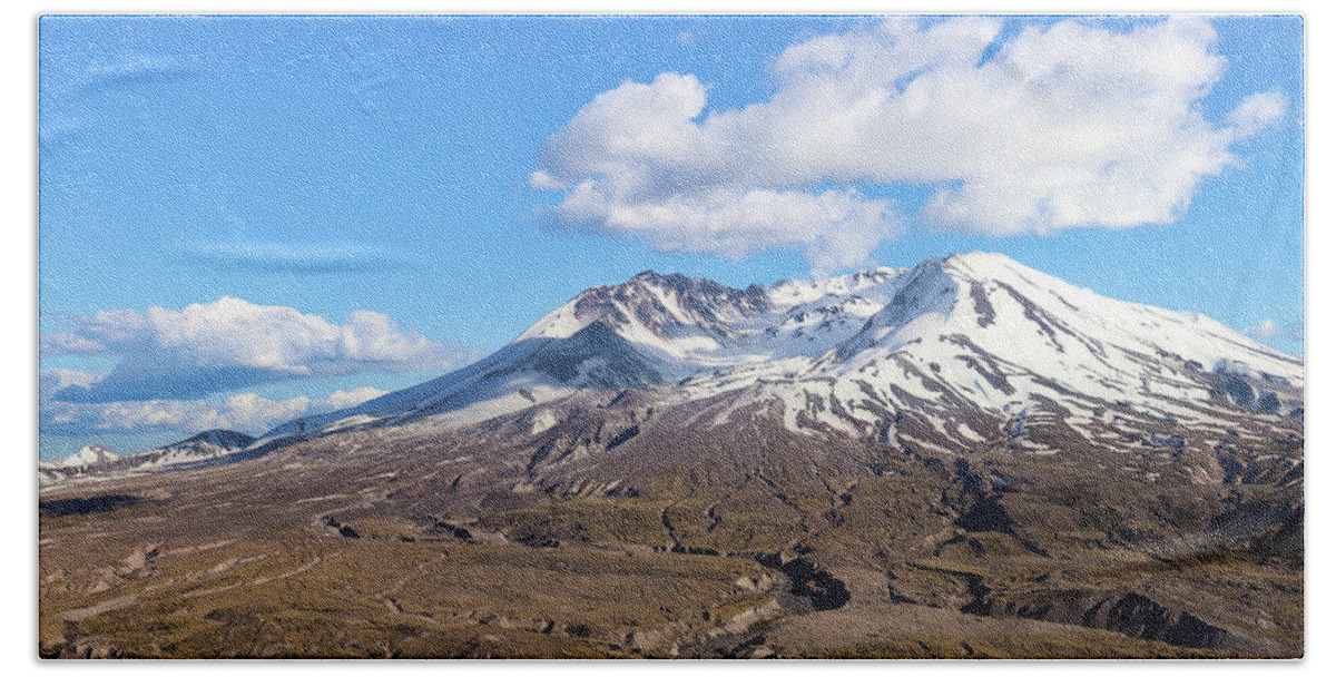 Mount St Helens Hand Towel featuring the photograph Mt Saint Helens by Robert Bellomy
