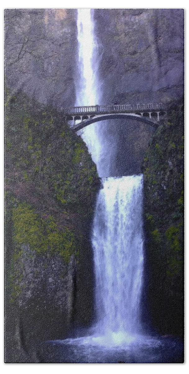 Multnomah Hand Towel featuring the photograph Multnomah Falls by Brian Eberly