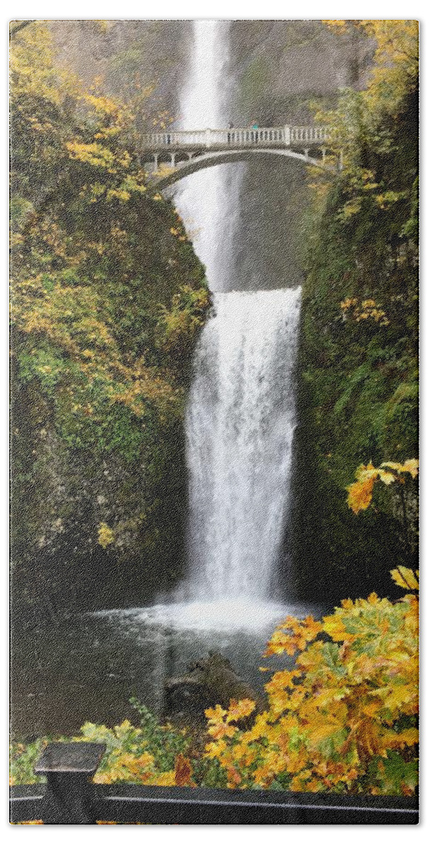 Multnomah Falls Bath Towel featuring the photograph Multnomah Falls by Charlene Reinauer