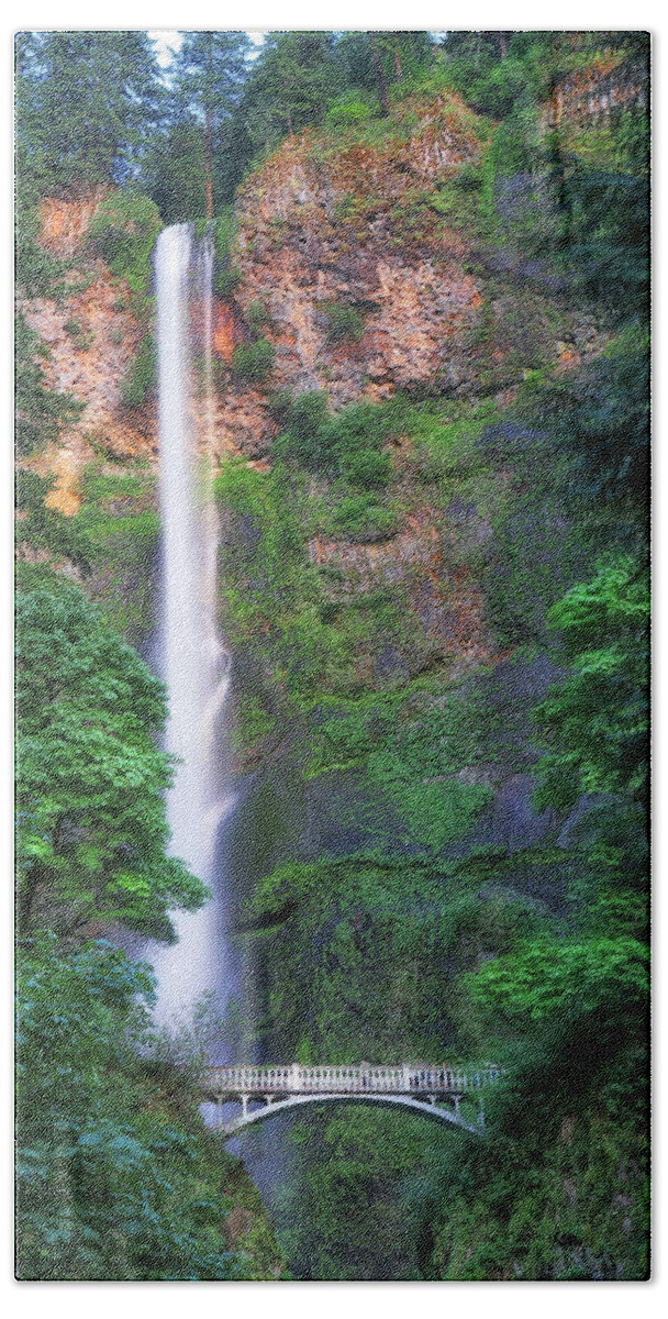 Multnomah Falls Hand Towel featuring the photograph Multnomah Falls Portland Oregon by Robert Bellomy