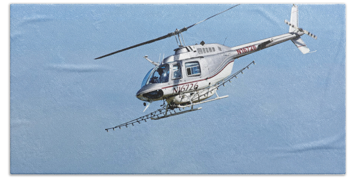 Darin Volpe Aerospace Bath Towel featuring the photograph N16726 -- Bell 206B JetRanger III in Templeton, California by Darin Volpe