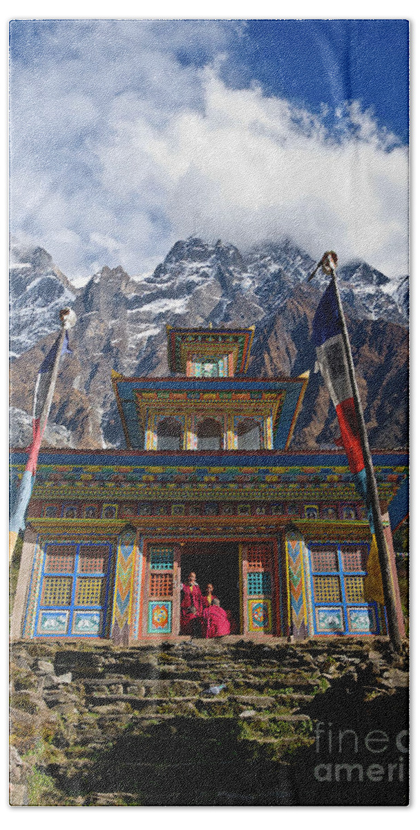 Nepal Bath Towel featuring the photograph Nepal_d1062 by Craig Lovell