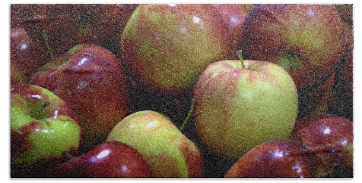 Apples Hand Towel featuring the photograph New Apples by Joseph Skompski