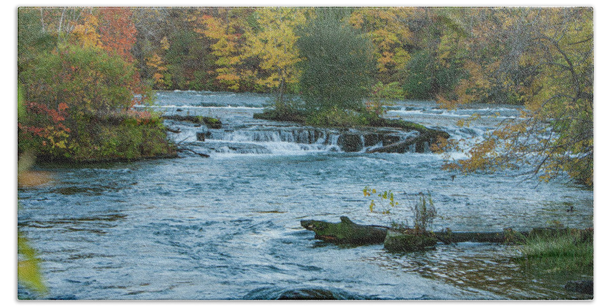 Water Bath Towel featuring the photograph Niagara river in the fall by Jason Hughes