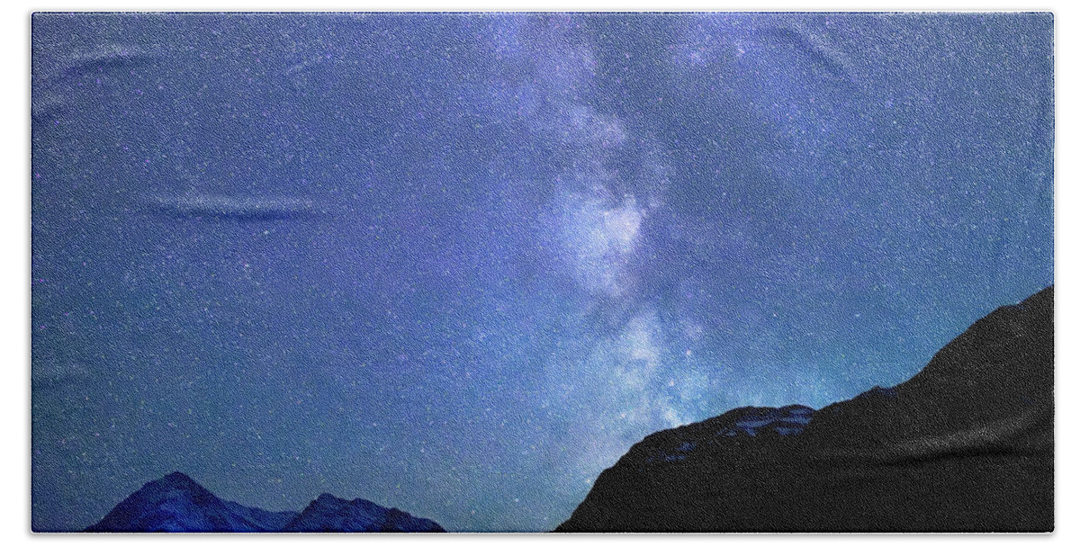 Milky Way Bath Towel featuring the photograph Night Sky in David Thomson Country by Dan Jurak