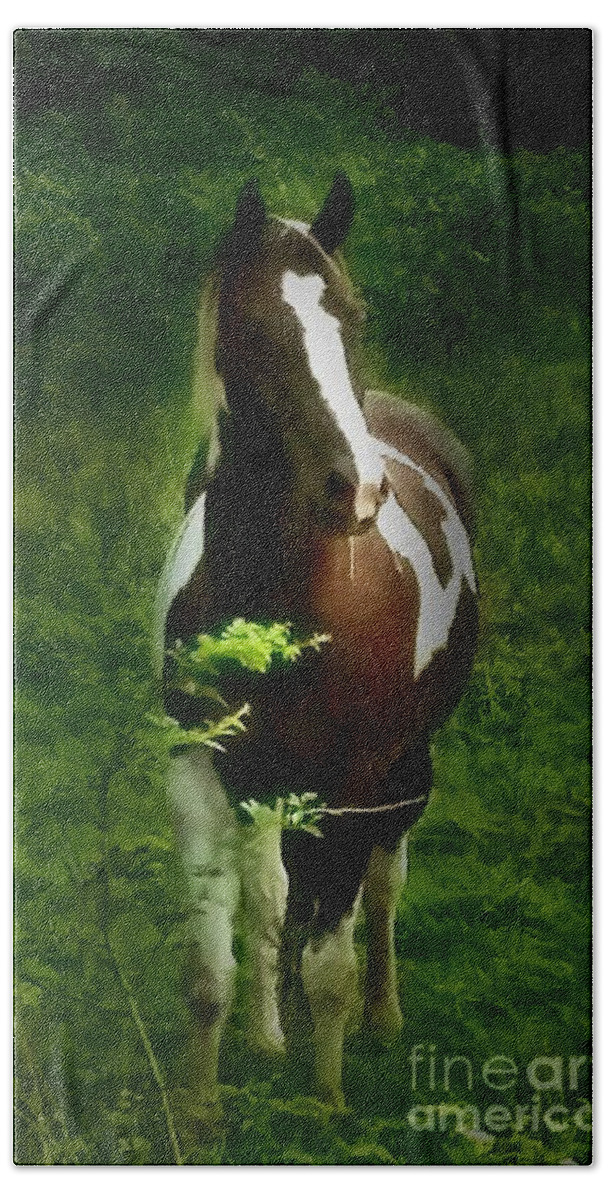 Horse Bath Towel featuring the photograph No Name Horse by Dani McEvoy
