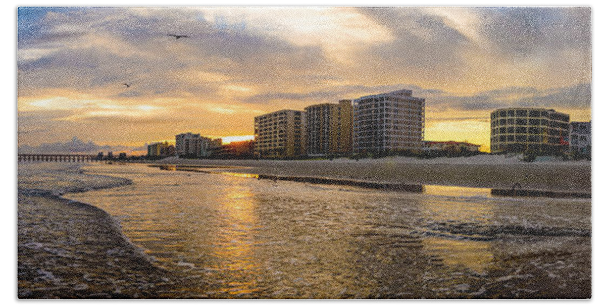 Sunset Hand Towel featuring the photograph North Myrtle Beach Sunset by David Smith