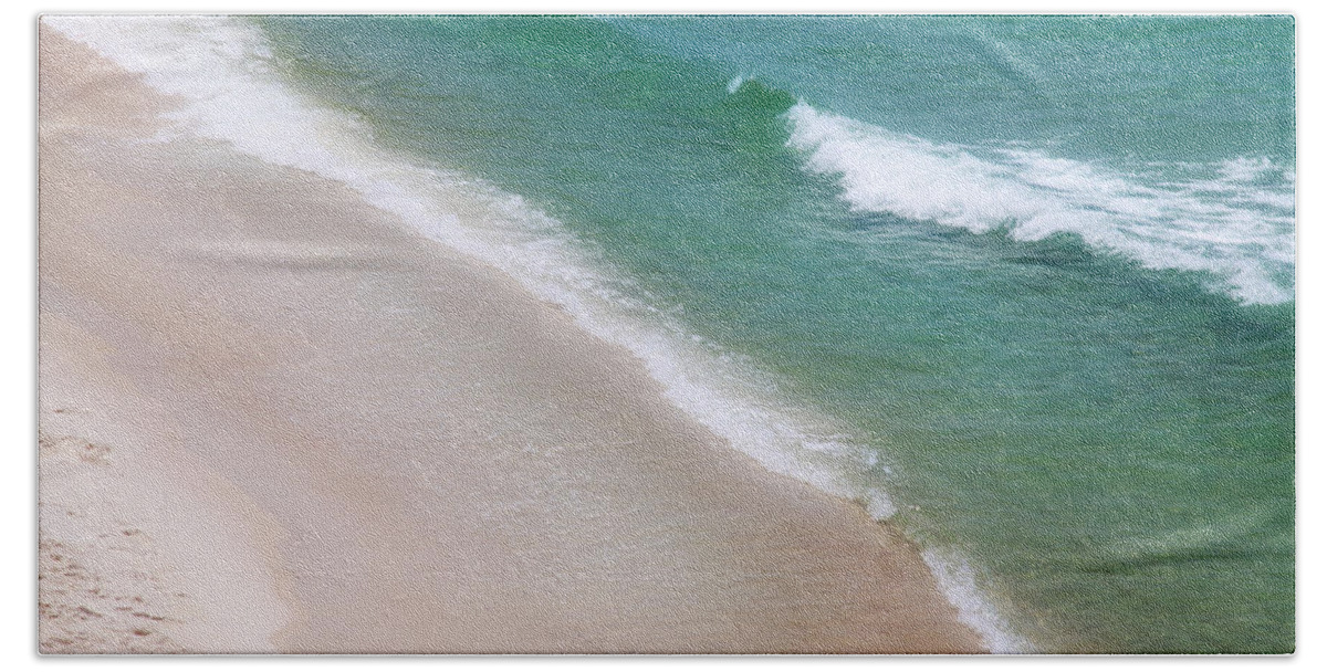Beach Bath Towel featuring the photograph Ocean Movement by Toni Hopper