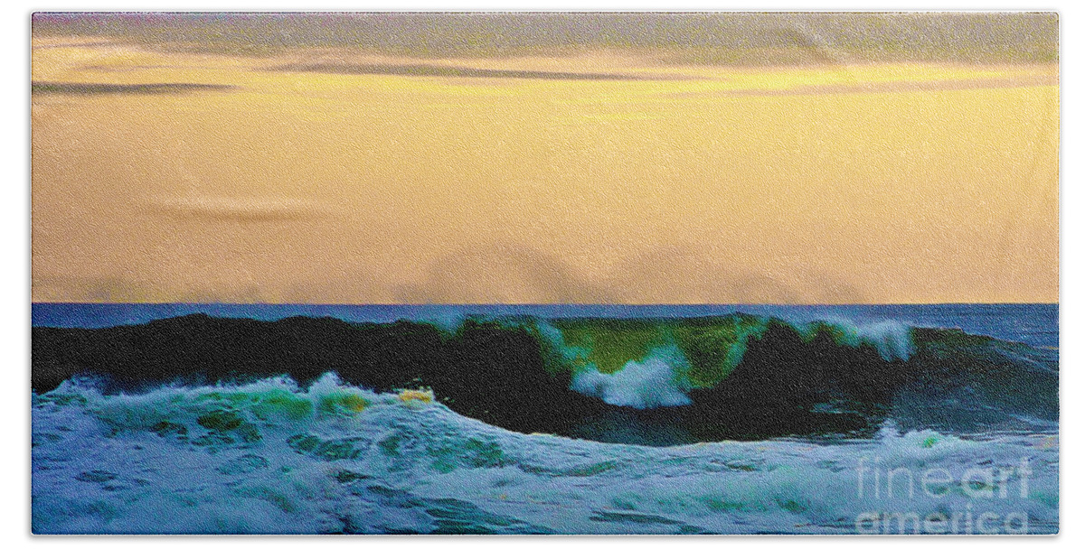 Powlet River Hand Towel featuring the photograph Ocean power by Blair Stuart