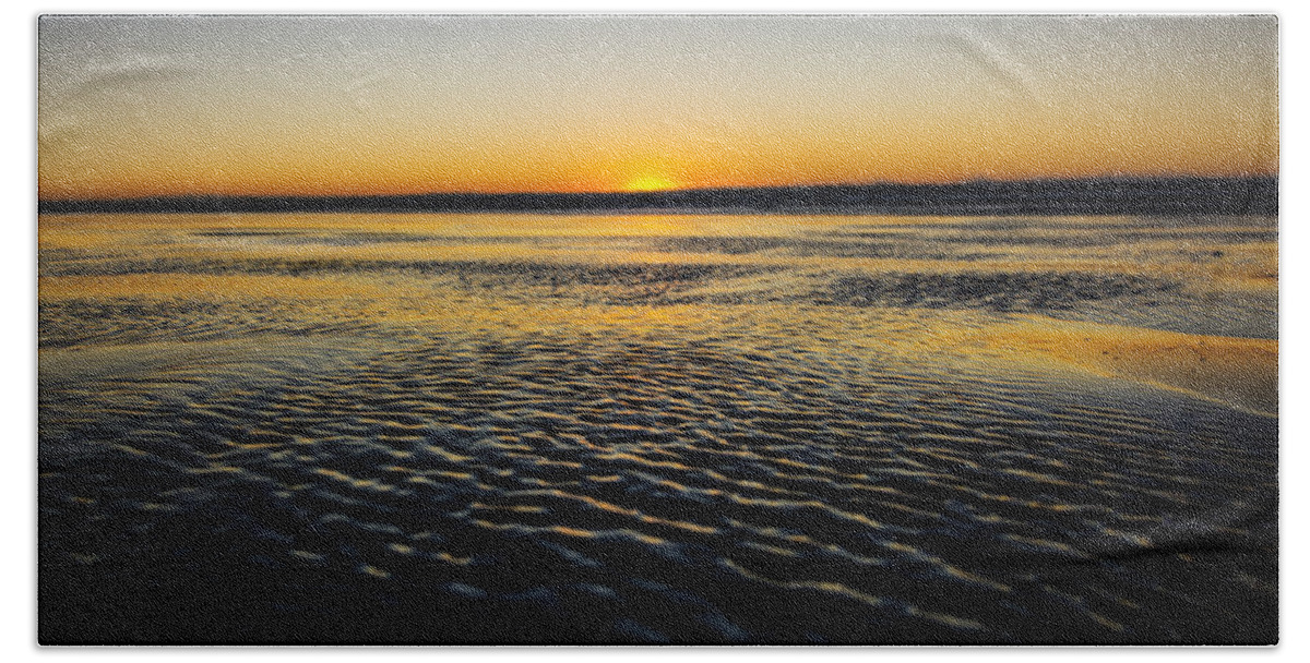 Day Bath Towel featuring the photograph Ocean Shores Sunset by Pelo Blanco Photo