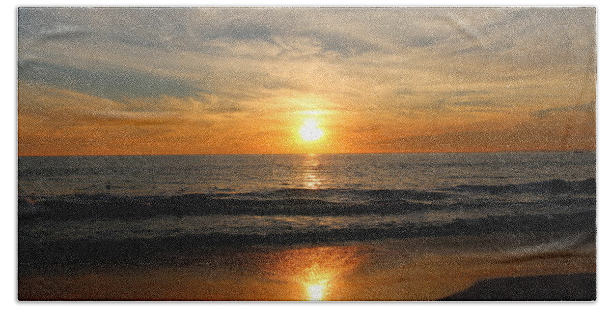 Ocean Bath Towel featuring the photograph Ocean Sunset - 7 by Christy Pooschke