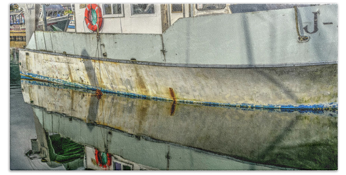 Alaska Bath Towel featuring the photograph Old Boat Reflections by Roberta Kayne