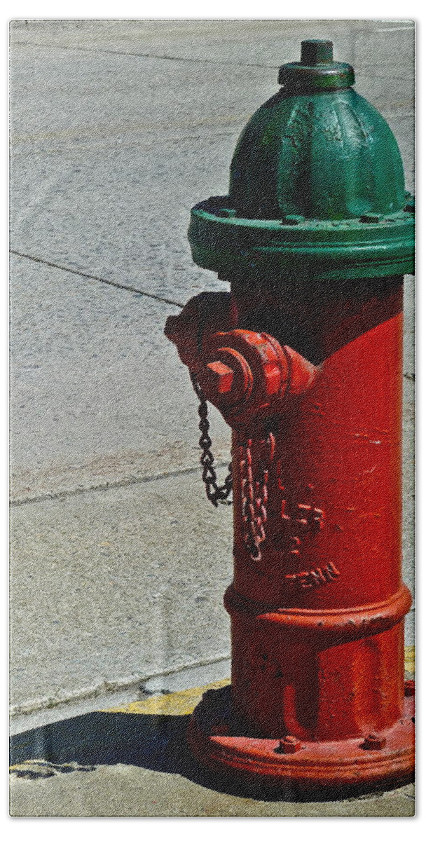 Fire Bath Towel featuring the photograph Old Fire Hydrant by Diana Hatcher