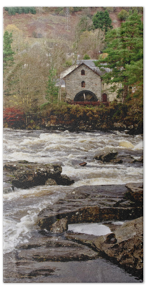 Old Mill Bath Towel featuring the photograph Old Mill at Dochart waterfalls by Elena Perelman