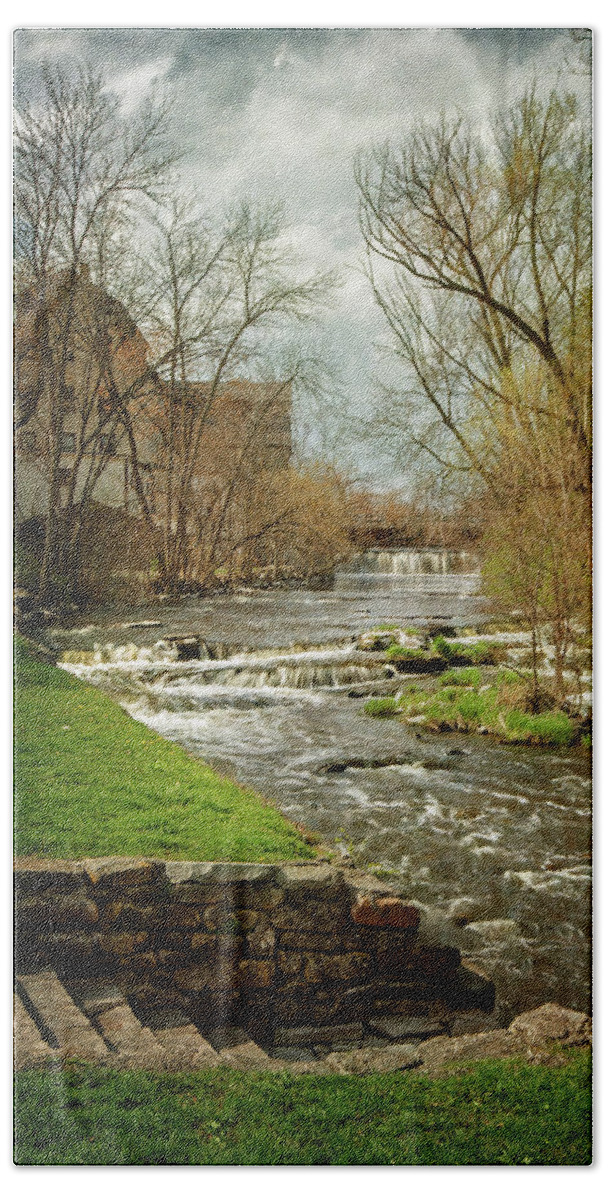 Old Mill On The River Bath Towel featuring the photograph Old Mill on the River by Susan McMenamin