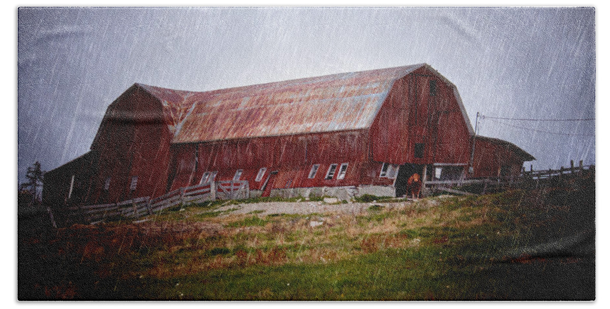 Dilapidated Hand Towel featuring the photograph Old Red Barn by Maggie Terlecki
