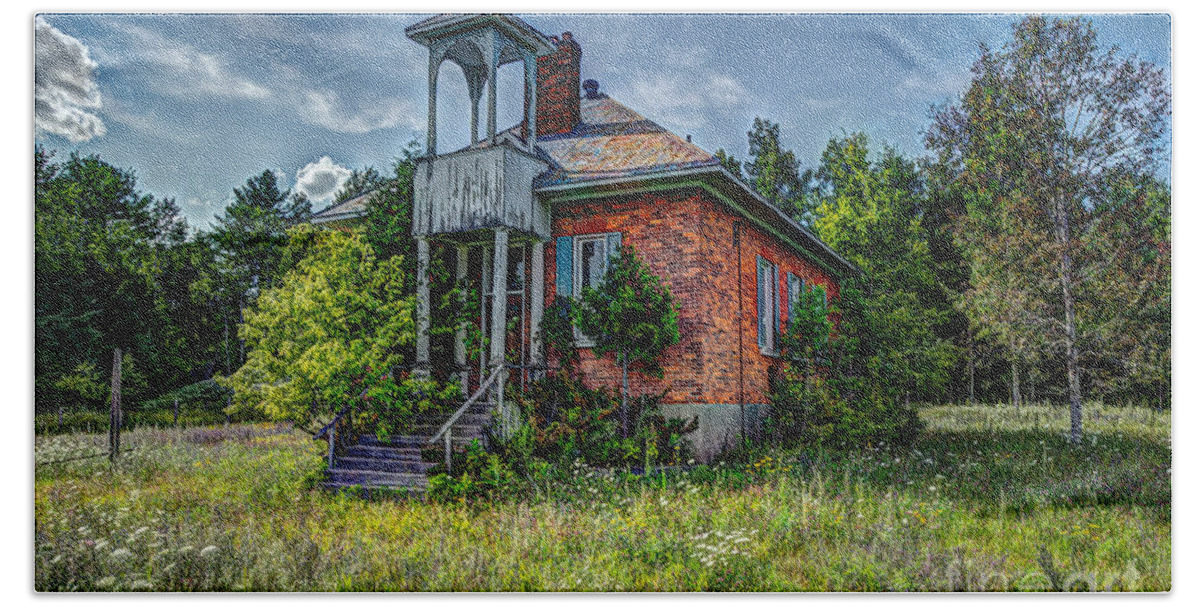 Abandoned Bath Towel featuring the photograph Old Schoolhouse by Roger Monahan