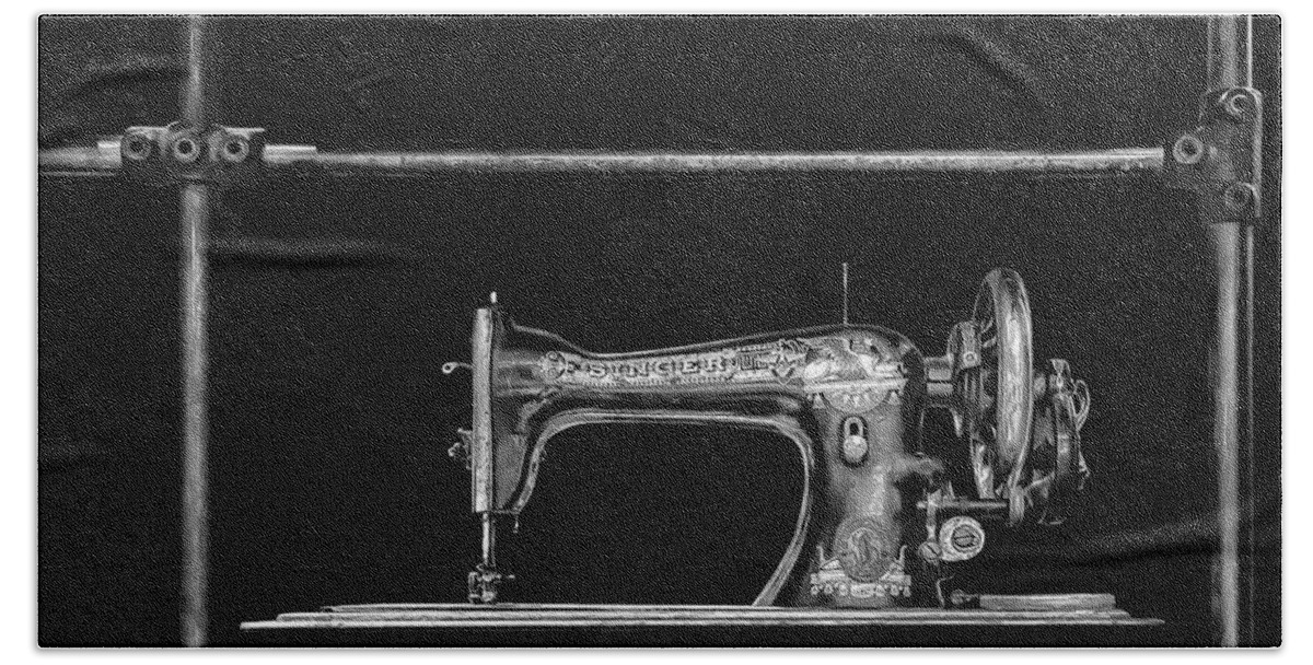 Old Bath Towel featuring the photograph Old Singer Sewing Machine by Walt Foegelle